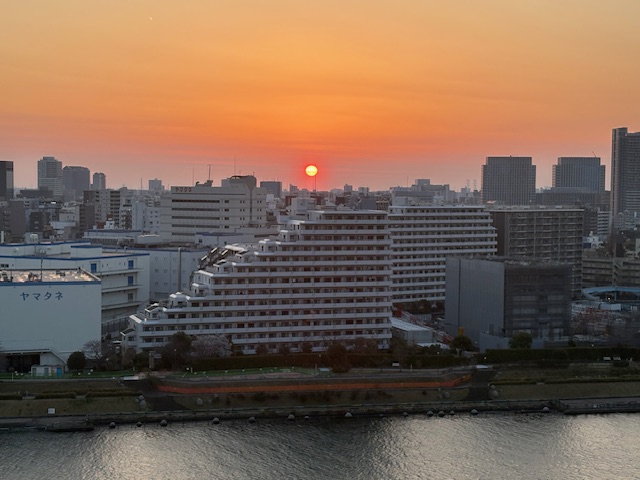 真っ赤な朝陽「もののあわれ」