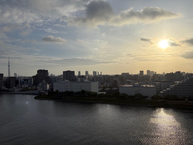 朝陽が真東に登ります「自分の言葉」
