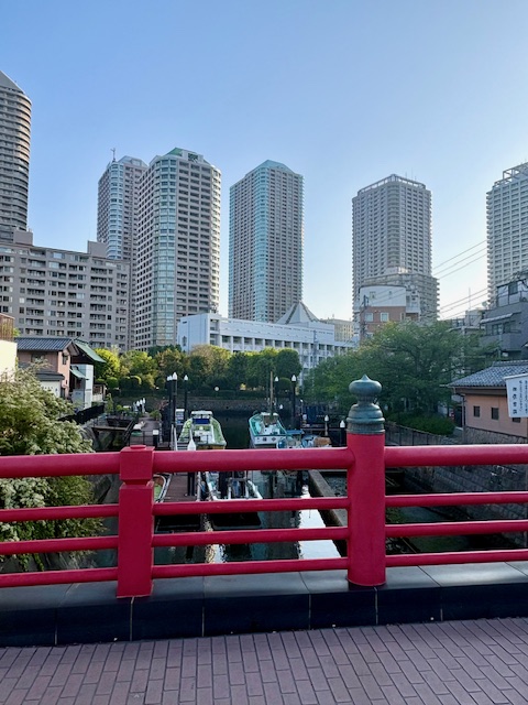 朝の気まぐれウォーキング西へ