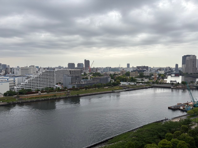 曇り空 朝は肌寒いほど「何もしない日」