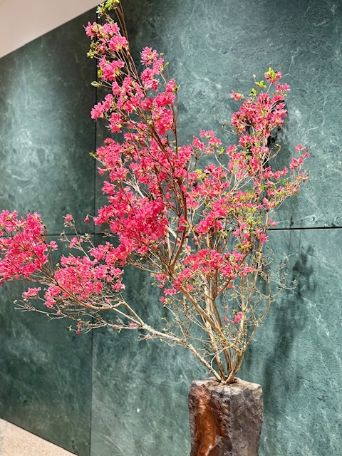 麻布台ヒルズのお花は豪華で見事