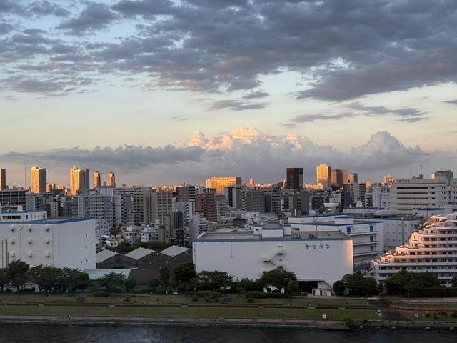 街が夕陽でキラキラ