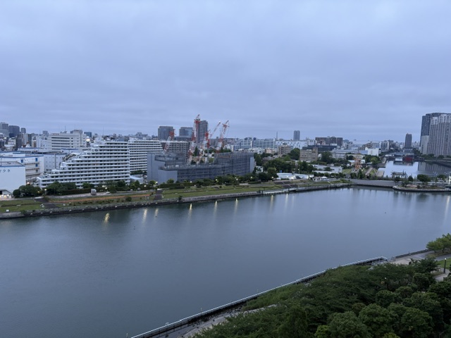 肌寒い曇り空「つもり」