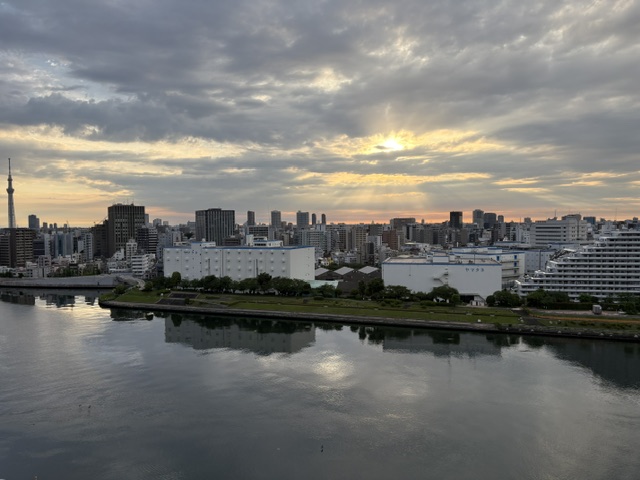 静かで穏やかで涼しい夜明け「自分らしい人生」