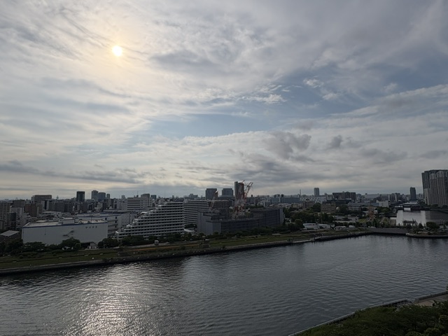大きな朝陽が嬉しい夜明け「心の乱れ」