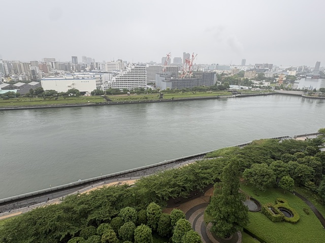 明るい雨の朝「心安らぐ人とのご縁」