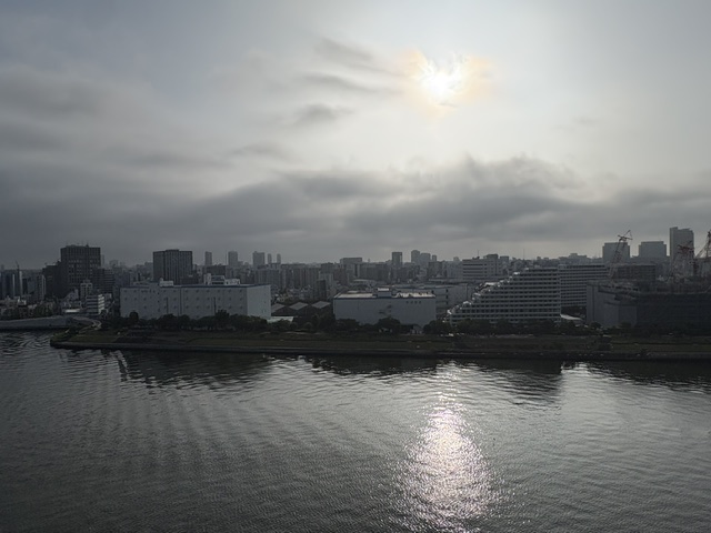 早朝は雲が多め「会いに行こう」