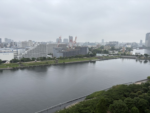 肌寒い曇りの朝「聞いてもらえるだけで」