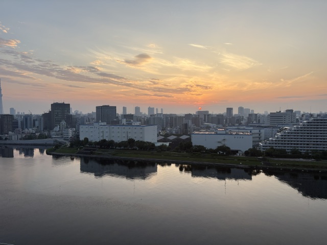 真っ赤な大きな朝陽「自分は自分」