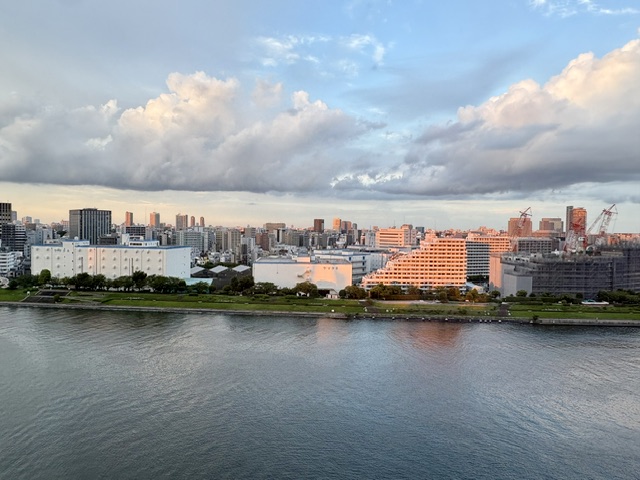 綺麗な夕暮れ・街がピンク色