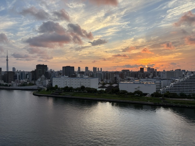 綺麗な夜明け気温25度「今を頑張る」