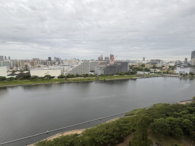 陽射しもなく涼しい朝「音を立てない」