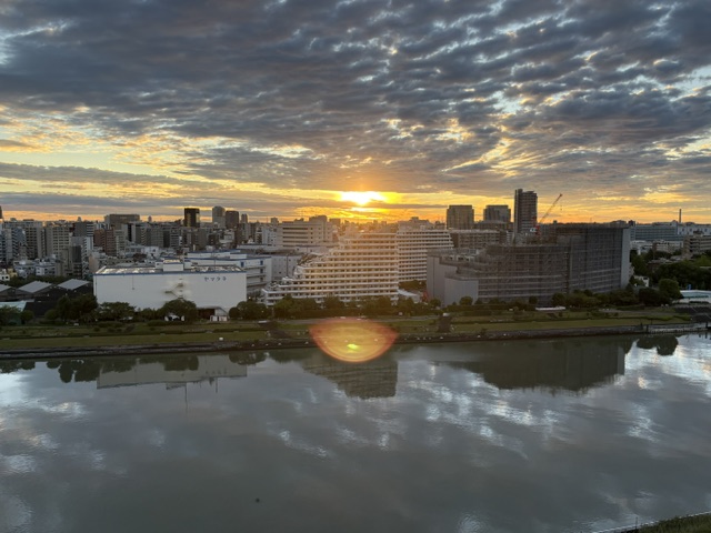 台風一過の綺麗な夜明け「まず相手を知ろう」